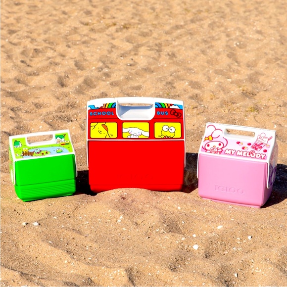 Kuromi and My Melody Igloo Cooler - Picture 7 of 13